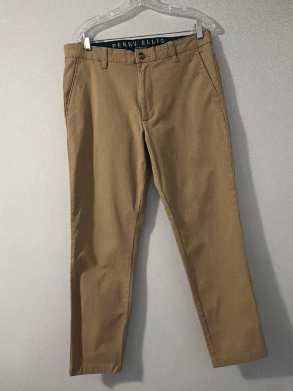 Perry Ellis Men's Khaki Straight-Leg Chinos 34x30 Pockets